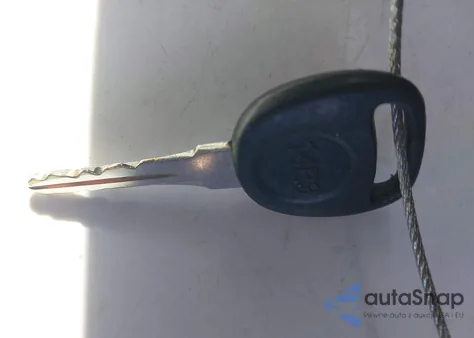 2001 Chevrolet Silverado 1500 Lt z USA, uszkodzony, nr VIN 1GCEC19T01Z121317